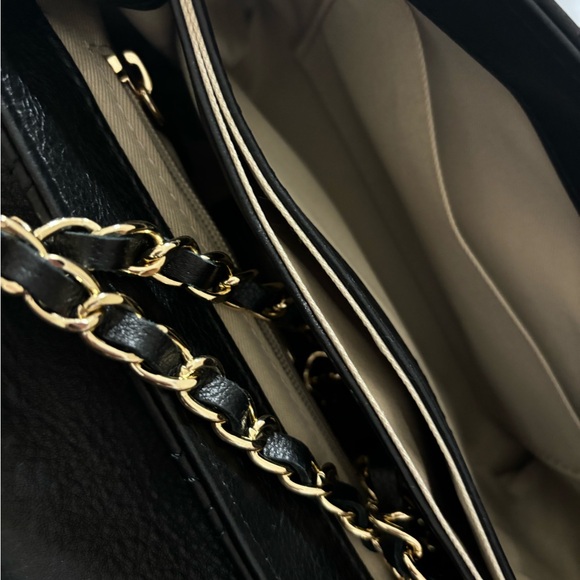 VALENTINO BY MARIO VALENTINO
Lynn Textured Logo Leather Two Way
Top Handle Bag - Picture 4 of 6